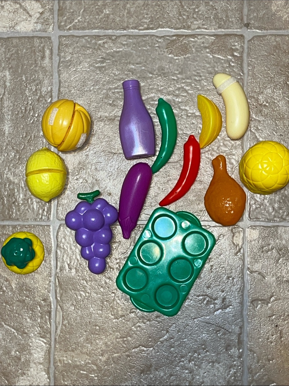 Pretend Play Plastic Fruit & Veggie Toy Set - Purple, Yellow, Red, Green